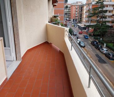 Appartamento con contratto transitorio - Photo 2