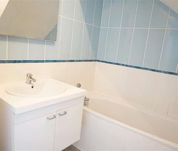 T2 BIS situé rue Caumartin dans une copropriétée neuve et calme. ré... - Photo 5