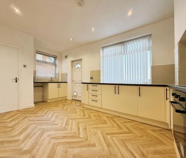 3 bedroom semi-detached house to rent - Photo 6