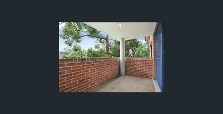 Well Presented 2 Bedroom Unit near Toongabbie Station - Photo 5