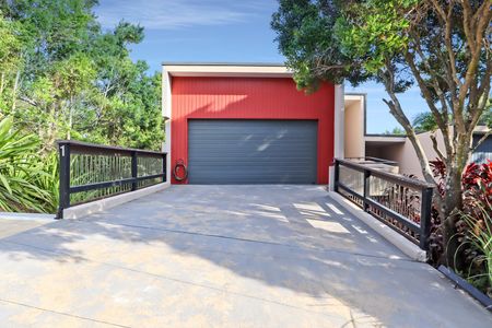 Spacious Living with Modern Comfort and Versatile Design - Photo 4