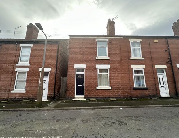 2 bed Terraced - To Let - Photo 1