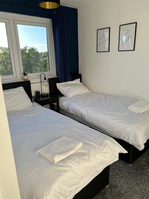 3 bedroom flat to rent - Photo 1