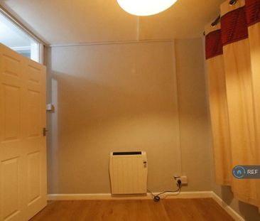 2 bedroom maisonette to rent - Photo 3