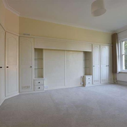 Reigate Hill, Reigate, RH2 - Photo 1