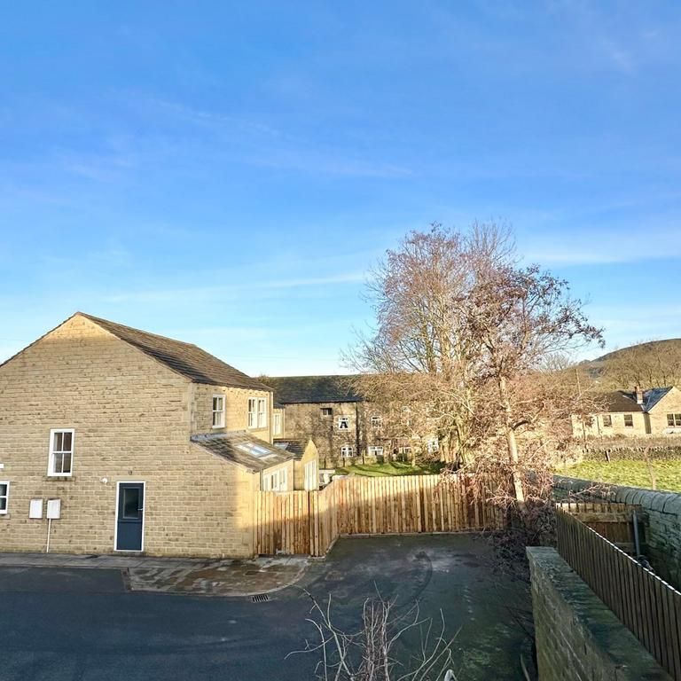 4 bedroom detached house to rent - Photo 1
