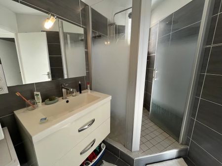Location Appartement 3 pièces 81m² VALENCE 26000 - Photo 2