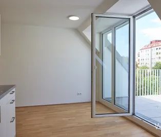 Lichtdurchflutete 3-Zimmer-Dachgeschosswohnung mit Freifläche in U-Bahnnähe | 1120 Wien - Photo 3