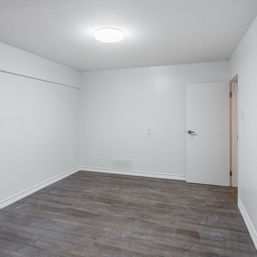 For Lease - 72B Dunning Avenue, Aurora, Ontario - Photo 1