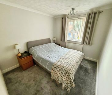 3 bedroom semi-detached house to rent - Photo 5