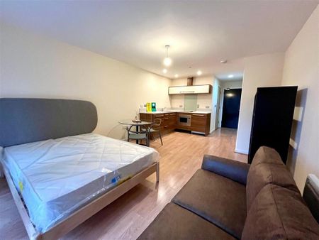 Studio to rent - Photo 2