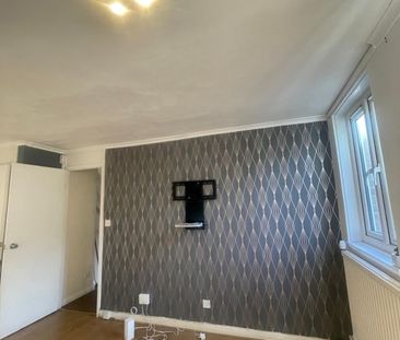 2 Bed Semi-Detached House, Havil St, SE5 - Photo 2
