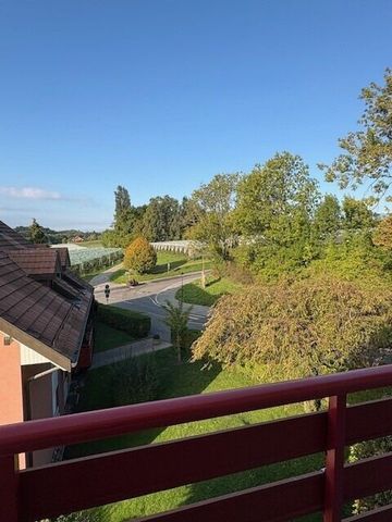 Superb 5-room duplex apartment in Tolochenaz - Photo 2