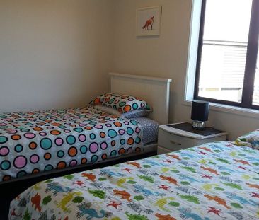 Immaculate Ellerslie 2 Bedroom Furnished Apartment - Photo 5