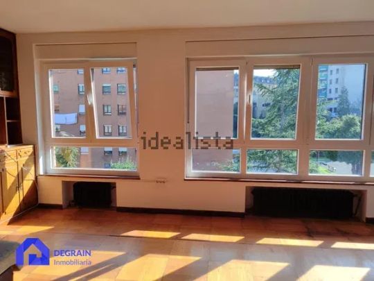 Alquiler de piso en Calle Rafael Altamira - Foto 1