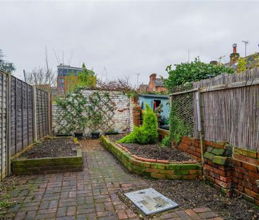 4 bedroom terraced house to rent - Photo 4