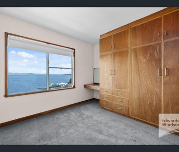 Stunning Two-Bedroom Unit with Unbeatable Derwent River Views – Pri... - Photo 4