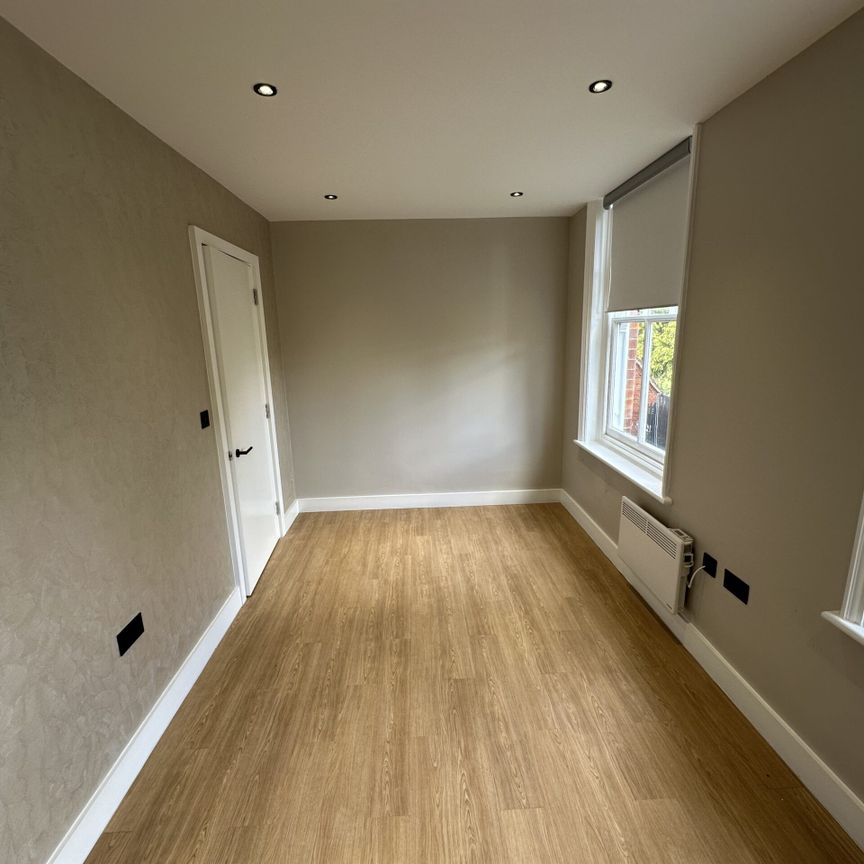 One-Bedroom Apartment - Photo 1