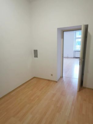 2 1/2 Zimmer-Wohnung / unbefristet - Photo 1