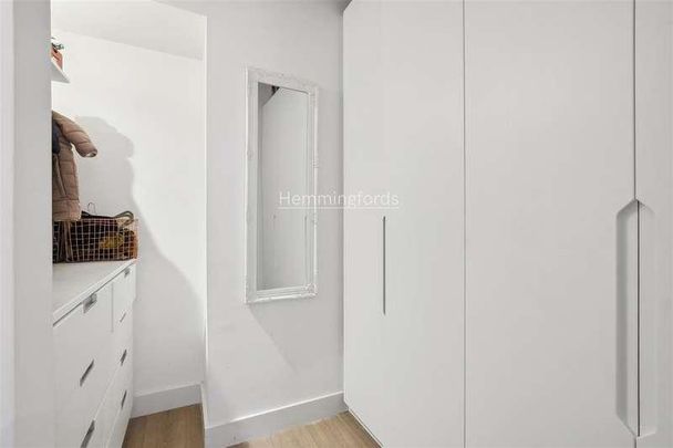 Cambridge House, London, N22 - Photo 1