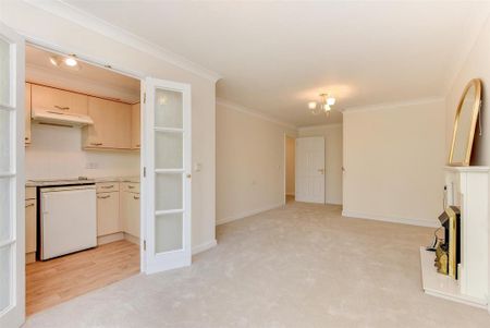 2 bedroom retirement property to rent - Photo 3