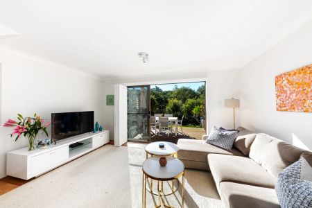 Modern 2 Bedroom Townhouse with Outdoor Entertaining Area - Photo 5
