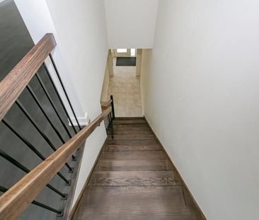 For Lease - 177 Sabina Drive, Oakville, Ontario - Photo 2