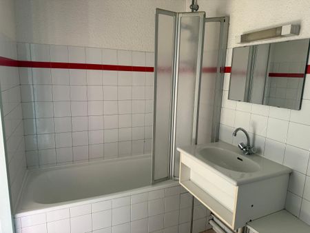 Location Appartement 2 pièces 63m² MONT DE MARSAN 40000 - Photo 5