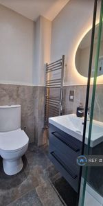 1 bedroom in a house share to rent - Photo 4
