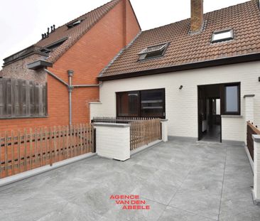 Gerenoveerde woning met garage en terras - Foto 6