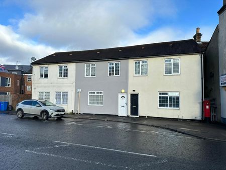 High Street, Aldershot, GU12 - Photo 2