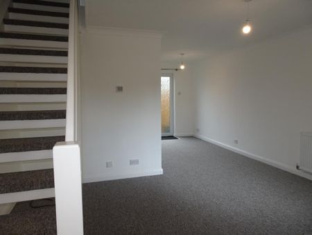2 bedroom end of terrace house to rent - Photo 4