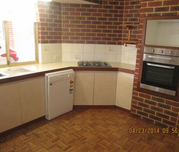 Spacious Family Home in Convenient Kinross Location - Photo 3