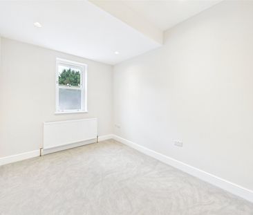 High Street, Hampton Wick, Middlesex, KT1, Kingston Upon Thames - Photo 3