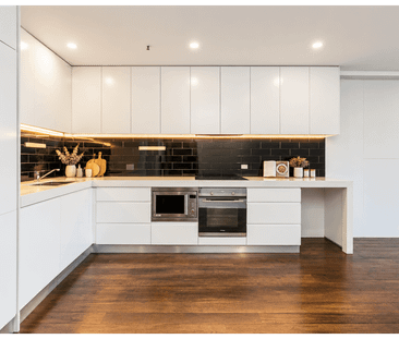 Prestigious 'Chelsea' residence with captivating city views - Photo 4