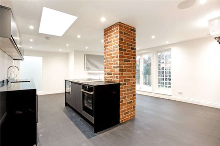 Stylish & contemporary 3 bedroom apartment, set on the top floor of a beautiful period conversion with a private roof terrace. - Photo 3