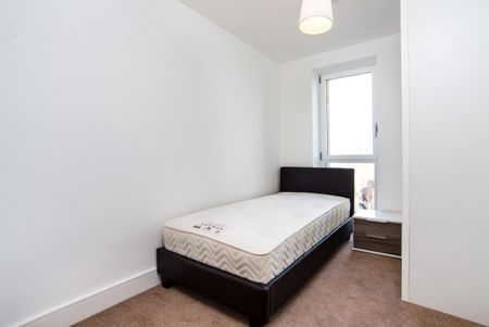 3 bedroom apartment to rent - Photo 3