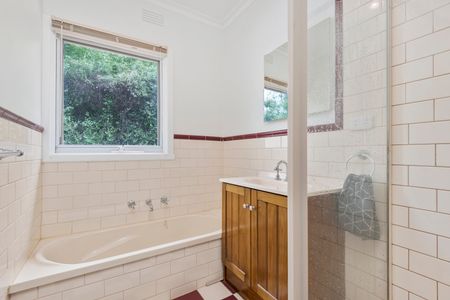 4 Yarmouth Street, Ringwood VIC 3134 - House For Rent | Domain - Photo 2