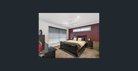 Easy Living in an Impeccable Location - Photo 4