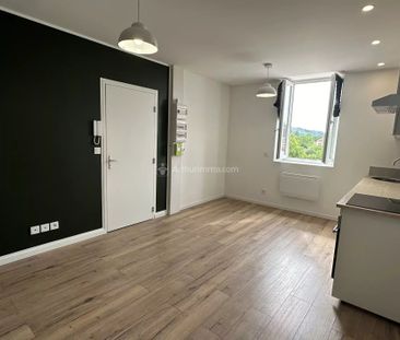 Location Appartement 2 pièces 32 m2 à Carmaux - Photo 2