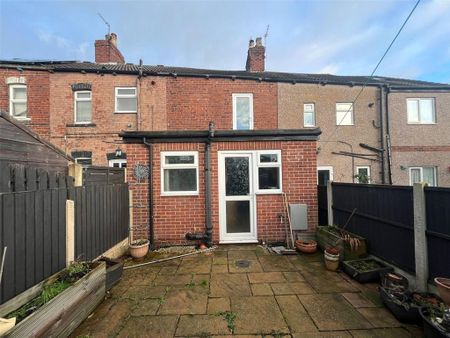 2 bedroom terraced house to rent - Photo 4