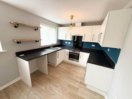 4 bedroom detached house to rent - Photo 3