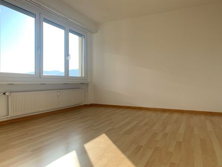 "Sanierte Familienwohnung mit toller Aussicht" - Photo 2