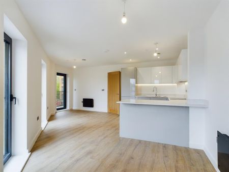 2 bedroom flat to rent - Photo 2