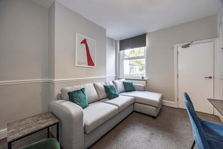 4 bedroom terraced house to rent - Photo 3