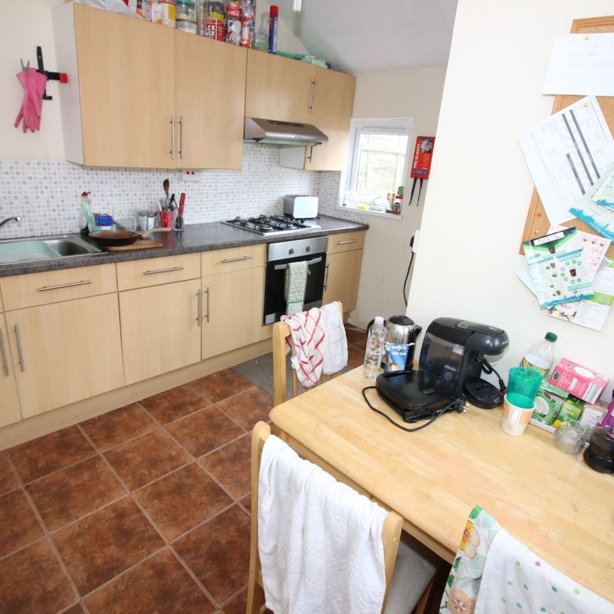 Brithdir street, Cathays - Photo 1