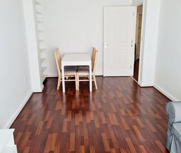 1 Bed Flat, Windmill House, E14 - Photo 3