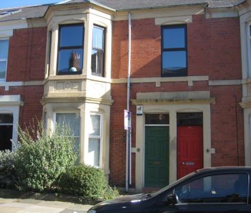2 bedroom ground floor flat to rent - Photo 2