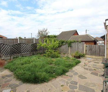 2 bedroom bungalow to rent - Photo 1