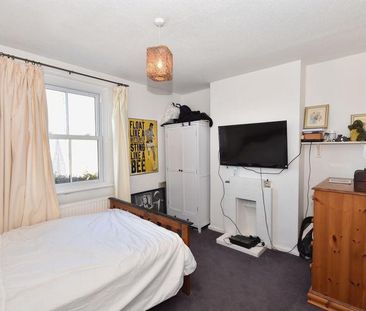 4 Borough Close, Cowbridge, The Vale of Glamorgan, CF71 7BN - Photo 4